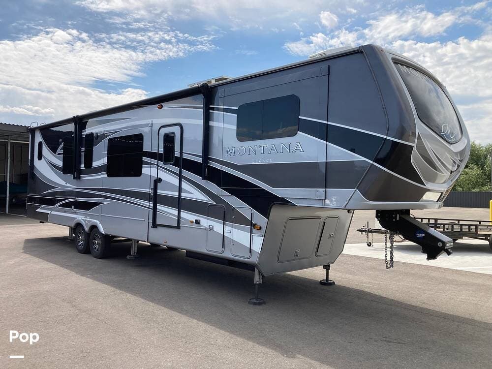 2023 Keystone Montana 3763BP - Used Fifth Wheel For Sale by Pop RVs in Meridian, Idaho features Awning, Slideout, Leveling Jacks, Air Conditioning