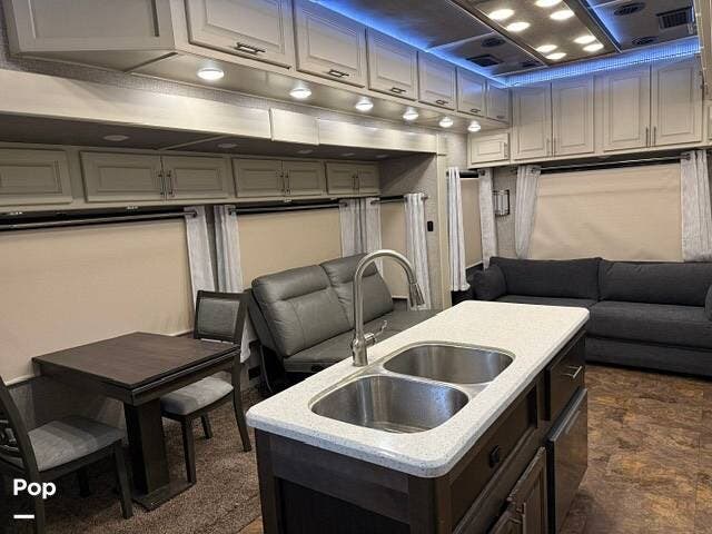 2018  Luxe Gold 41GMD - Used Fifth Wheel For Sale by Pop RVs in Lakeside, California features Leveling Jacks, Slideout, Awning, Air Conditioning
