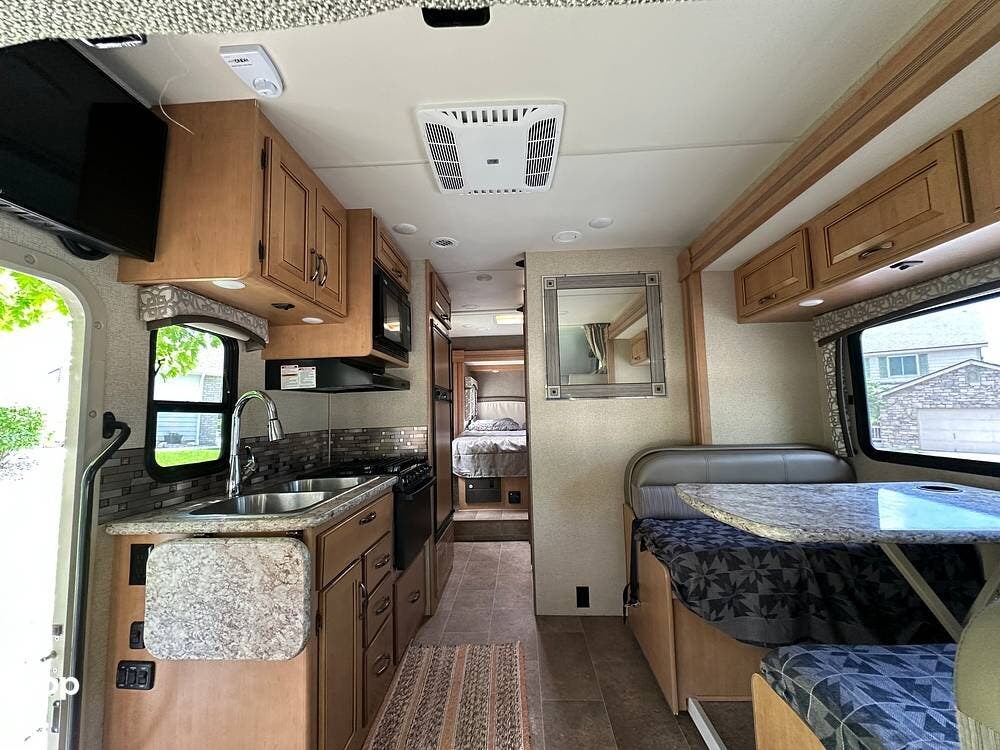 2017 Chateau 24HL by Thor Motor Coach from Pop RVs in Fort Collins, Colorado