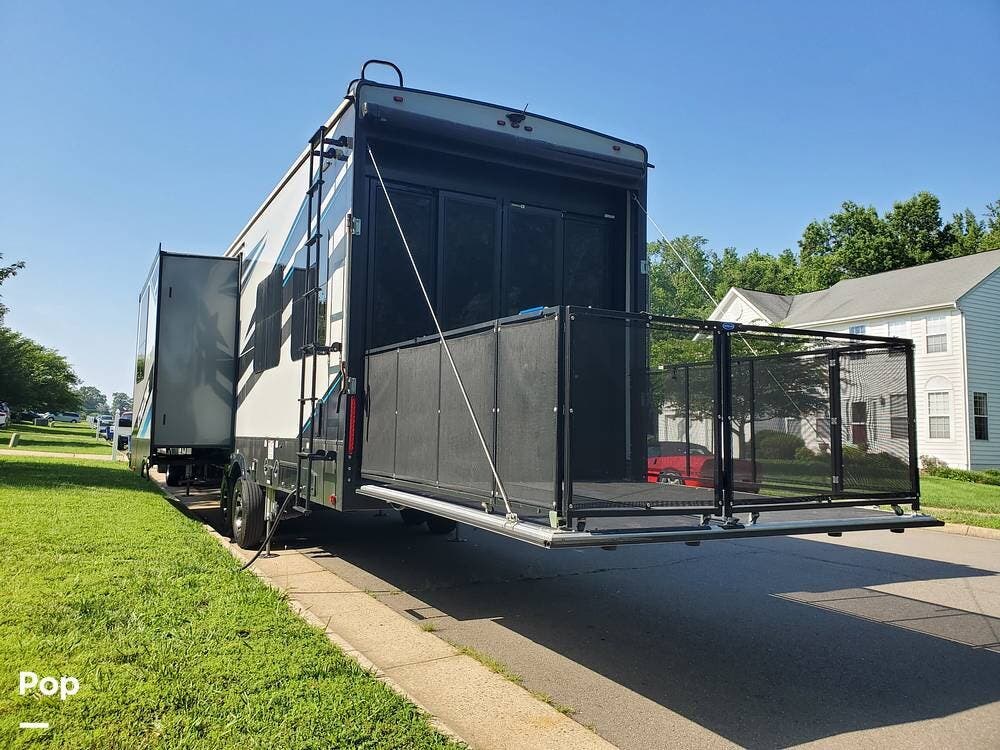 2021 Heartland Cyclone 3713 - Used Toy Hauler For Sale by Pop RVs in Fredericksburg, Virginia features Awning, Slideout, Generator, Leveling Jacks, Air Conditioning