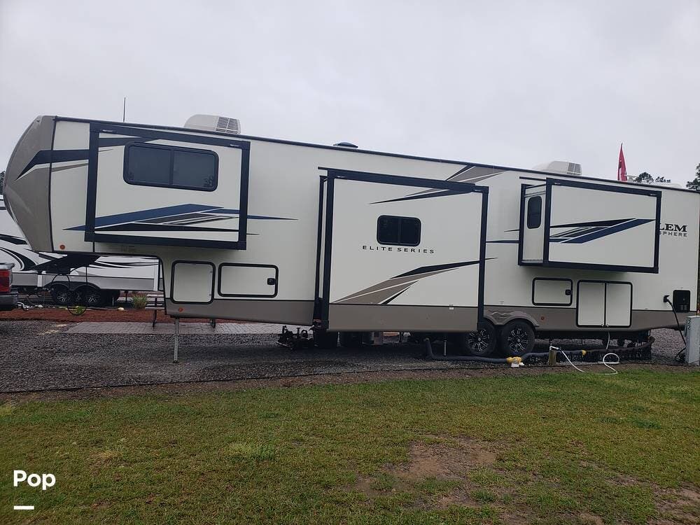 2022 Salem Hemisphere 36FL by Forest River from Pop RVs in Mebane, North Carolina