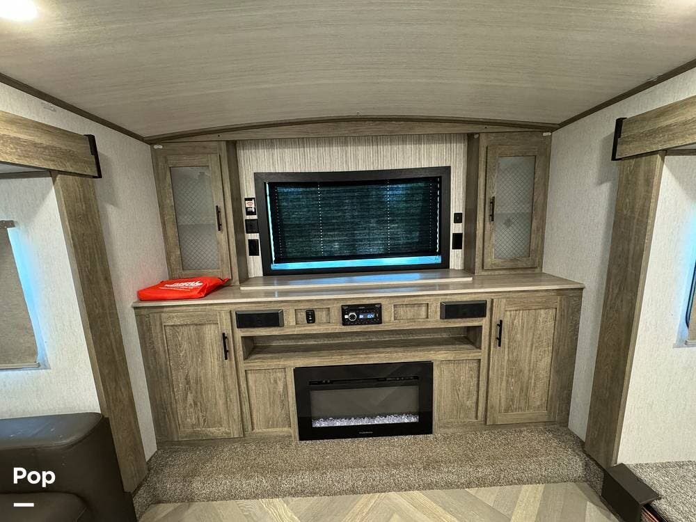 Used 2022 Forest River Wildwood Heritage Glen 378FL available in Perris, California