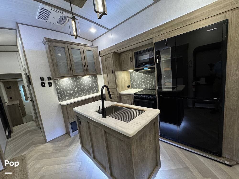 2022 Forest River Wildwood Heritage Glen 378FL - Used Fifth Wheel For Sale by Pop RVs in Perris, California features Slideout, Leveling Jacks, Air Conditioning, Awning
