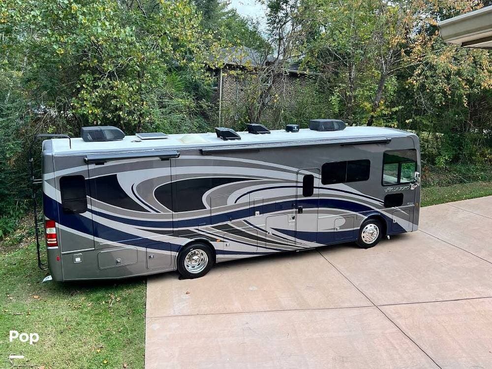 2022 Thor Motor Coach Palazzo 33.6 - Used Diesel Pusher For Sale by Pop RVs in Kingston Springs, Tennessee features Generator, Slideout, Air Conditioning, Awning
