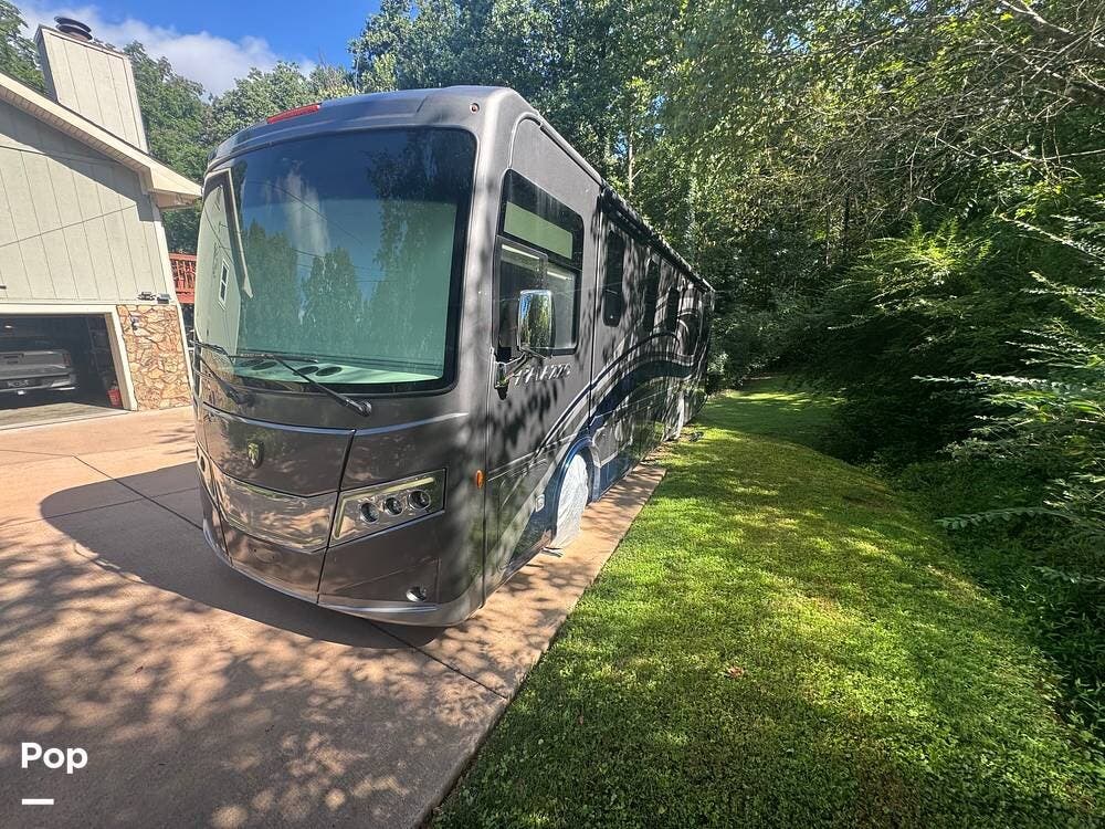 2022 Palazzo 33.6 by Thor Motor Coach from Pop RVs in Kingston Springs, Tennessee