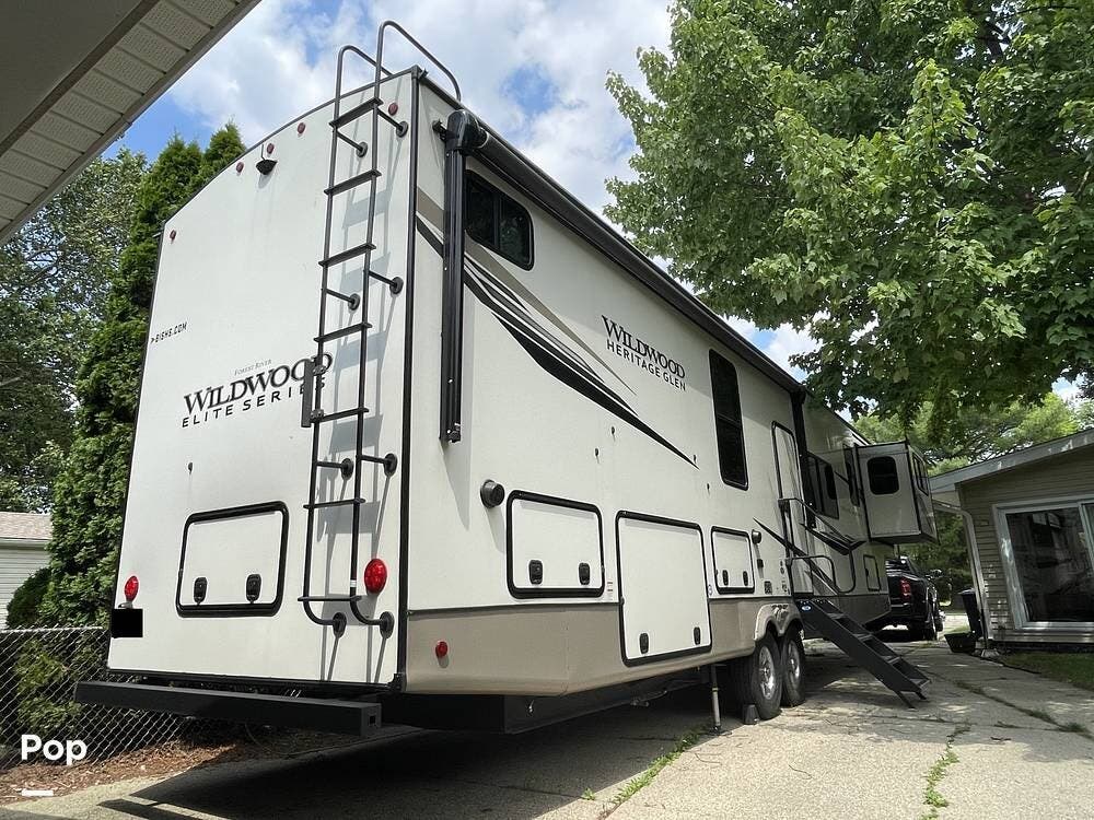 2022 Heritage Glen Elite 36FL by Forest River from Pop RVs in Livonia, Michigan