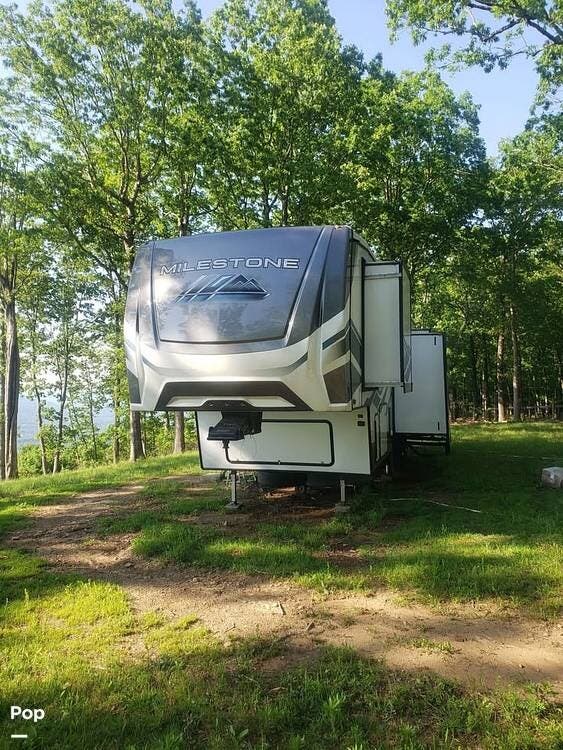 2023 Heartland Milestone 333MB - Used Fifth Wheel For Sale by Pop RVs in Menlo, Georgia features Slideout, Air Conditioning, Awning, Leveling Jacks