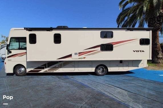 2020 Winnebago Vista 31BE - Used Class A For Sale by Pop RVs in Norwalk, California features Air Conditioning, Awning, Generator, Slideout, Leveling Jacks