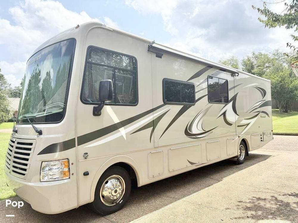 2014 Coachmen Pursuit 31BDP - Used Class A For Sale by Pop RVs in Brandon, Mississippi features Leveling Jacks, Slideout, Awning, Air Conditioning, Generator