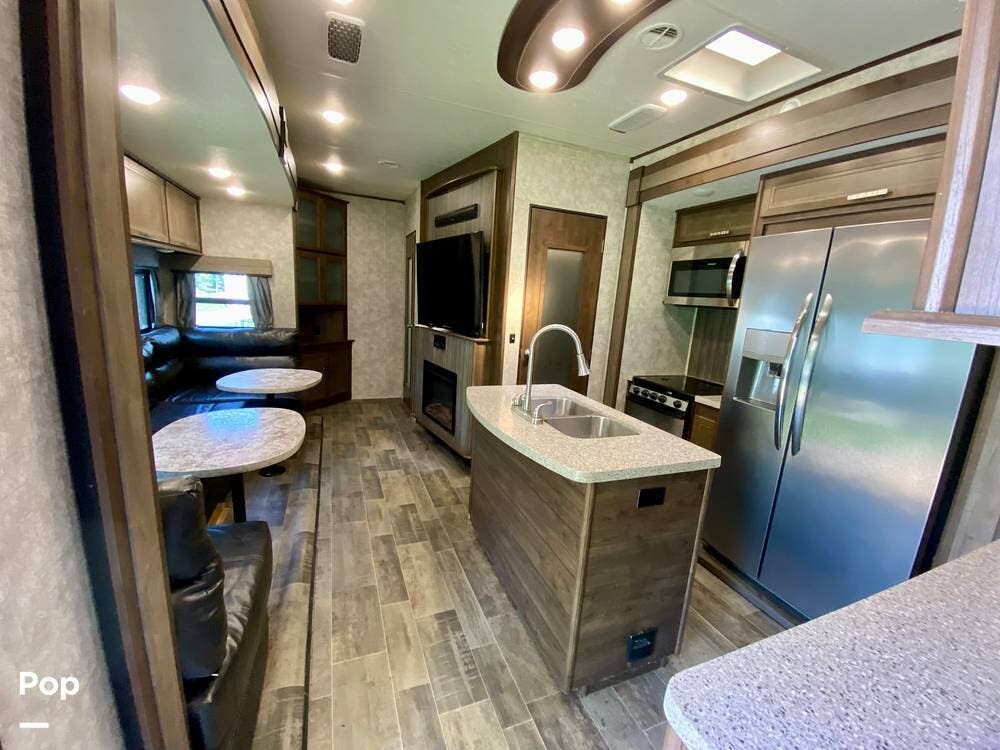 2018 Highland Ridge Open Range 374BHS - Used Fifth Wheel For Sale by Pop RVs in Milford, Ohio features Awning, Slideout, Air Conditioning, Leveling Jacks