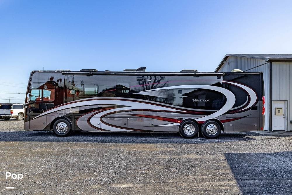 2022 Thor Motor Coach Venetian F42 - Used Diesel Pusher For Sale by Pop RVs in Lewisburg, Pennsylvania features Air Conditioning, Awning, Slideout, Leveling Jacks, Generator