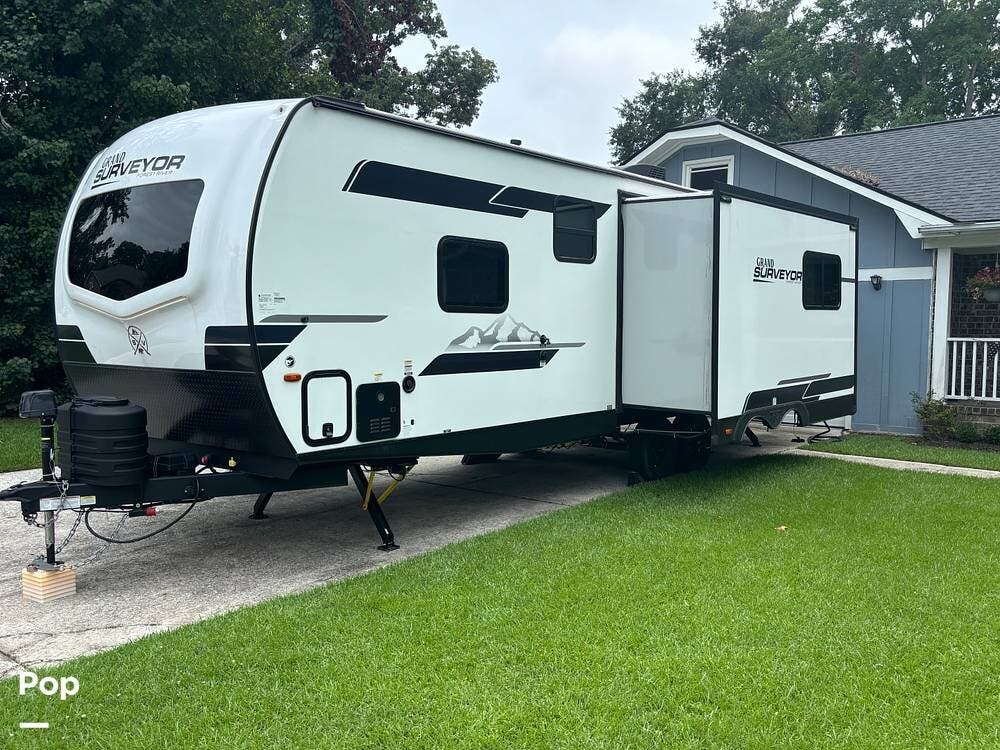 2024  Grand Surveyor 253RLS - Used Travel Trailer For Sale by Pop RVs in Ladson, South Carolina features Leveling Jacks, Awning, Air Conditioning, Slideout