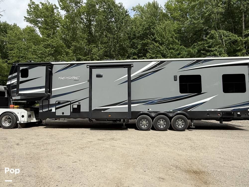 2018 Seismic 4114 by Jayco from Pop RVs in Martin, Ohio