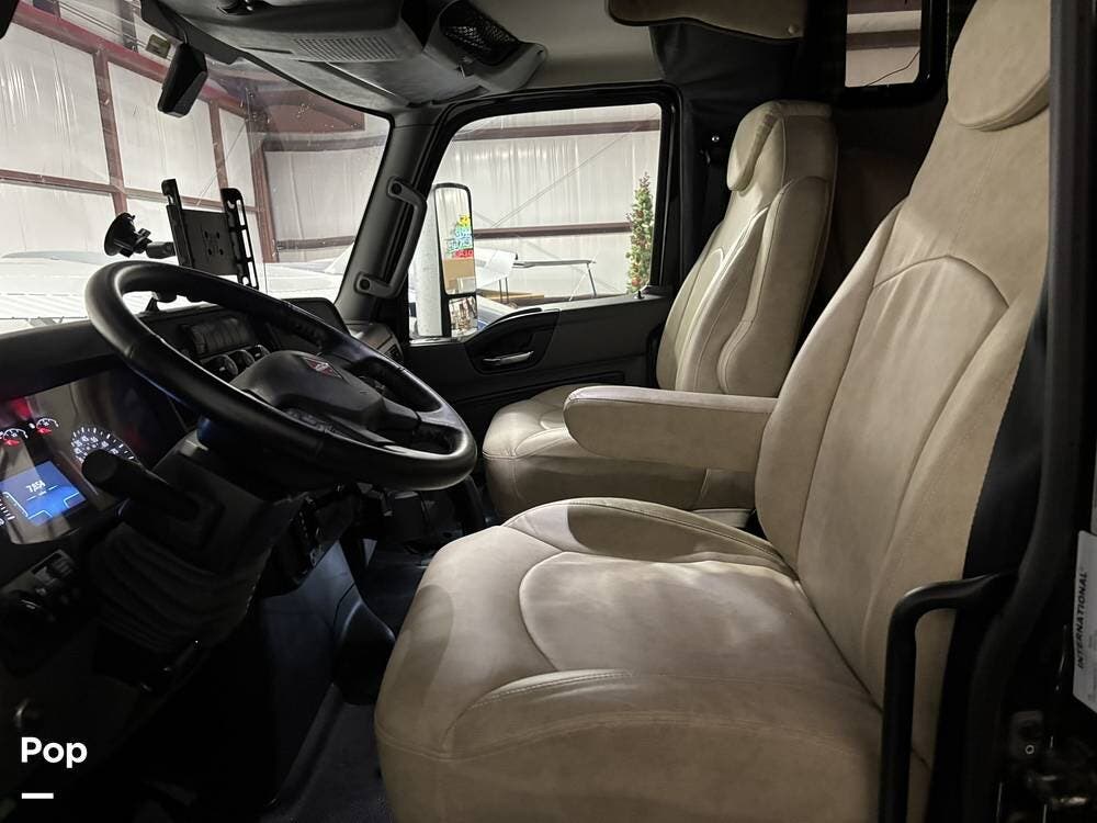 2021 Nexus Wraith 32W - Used Super C For Sale by Pop RVs in Derby, Kansas features Awning, Air Conditioning, Leveling Jacks, Generator, Slideout