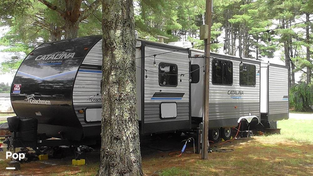 2023 Forest River Catalina 343BHTS - Used Travel Trailer For Sale by Pop RVs in Egg Harbor City, New Jersey features Awning, Slideout, Air Conditioning
