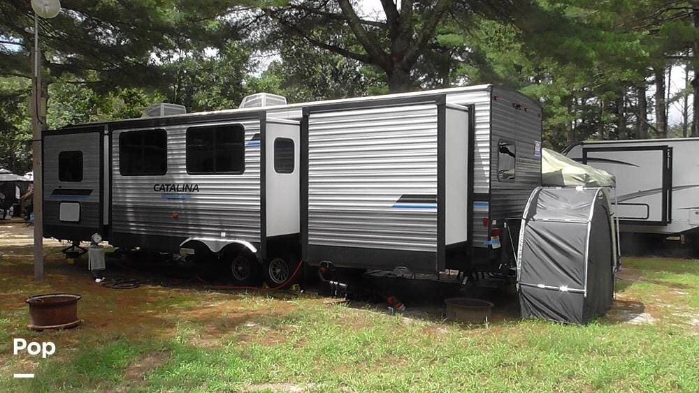 2023 Forest River Legacy Catalina  Series 343BHTS - Used Travel Trailer For Sale by Pop RVs in Egg Harbor City, New Jersey features Air Conditioning, Slideout, Awning
