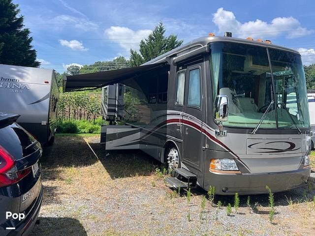 2006 Mountain Aire 4301 by Newmar from Pop RVs in Davidsonville, Maryland