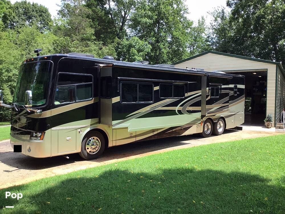 2010 Tiffin Phaeton 42QBH - Used Diesel Pusher For Sale by Pop RVs in Mineral, Virginia features Leveling Jacks, Awning, Air Conditioning, Slideout, Generator