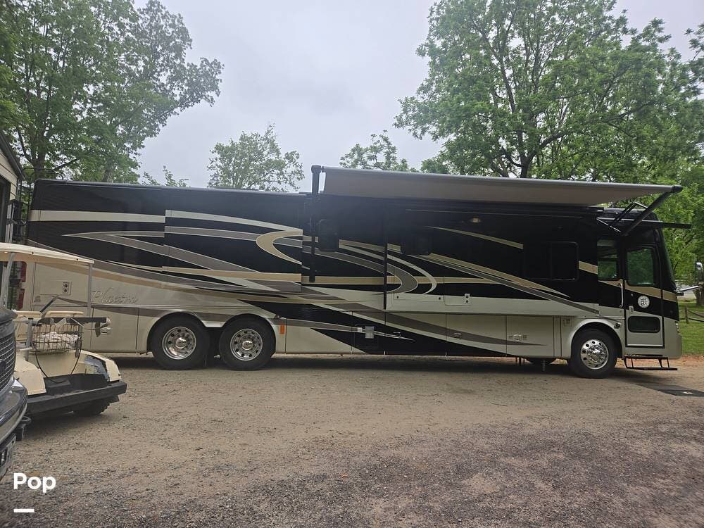 2010 Tiffin Phaeton 42QBH - Used Diesel Pusher For Sale by Pop RVs in Mineral, Virginia features Generator, Awning, Air Conditioning, Slideout, Leveling Jacks