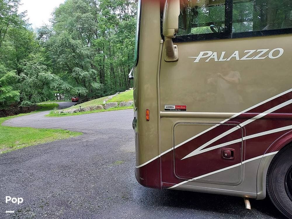 2017 Palazzo 33.3 by Thor Motor Coach from Pop RVs in West Milford, New Jersey