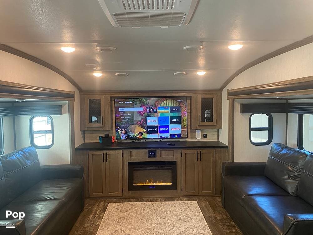 2022 Forest River Sabre 37FLL - Used Fifth Wheel For Sale by Pop RVs in Shingle Springs, California features Slideout, Air Conditioning, Awning, Leveling Jacks