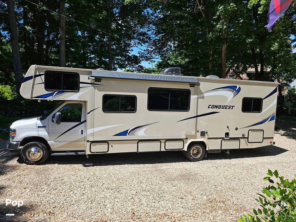 2018 Gulf Stream Conquest 6317 - Used Class C For Sale by Pop RVs in East Hampton, Connecticut features Awning, Generator, Air Conditioning, Slideout