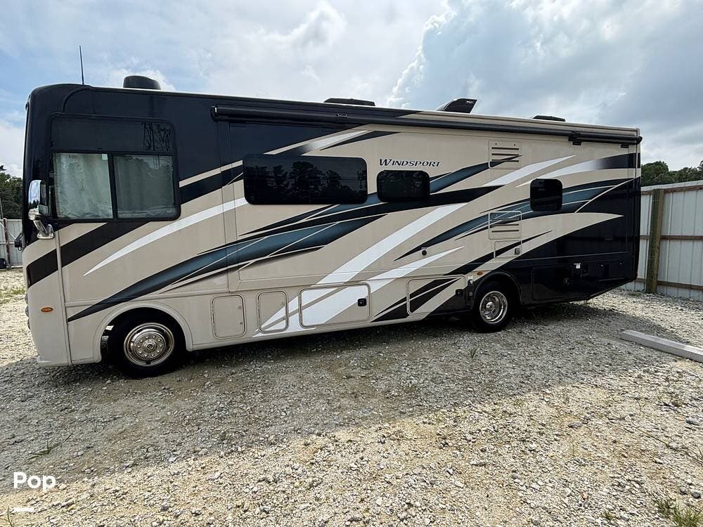 2021 Thor Motor Coach Windsport 29M - Used Class A For Sale by Pop RVs in Moncks Corner, South Carolina features Air Conditioning, Generator, Awning, Leveling Jacks, Slideout