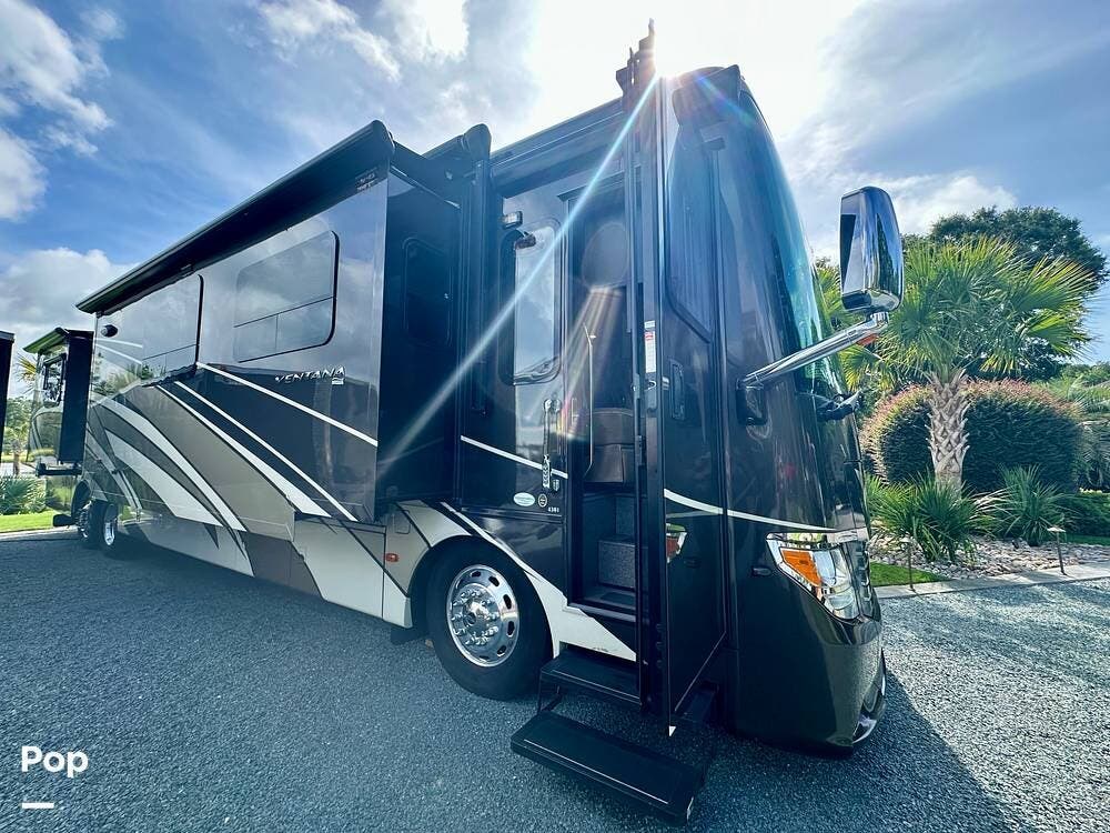 2016 Ventana 4381 by Newmar from Pop RVs in Sunset Beach, North Carolina