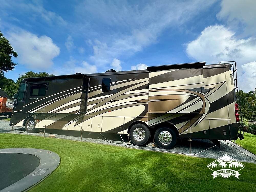 2016 Newmar Ventana 4381 - Used Diesel Pusher For Sale by Pop RVs in Sunset Beach, North Carolina features Air Conditioning, Slideout, Leveling Jacks, Awning, Generator