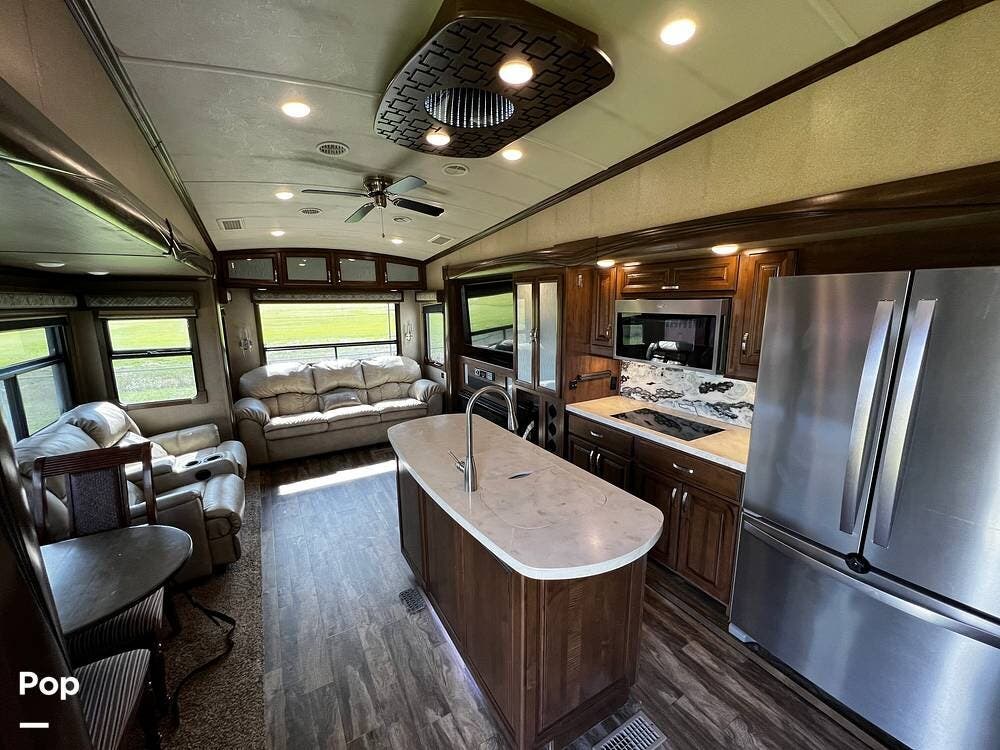 2019 Forest River Cedar Creek Champagne 38EL - Used Fifth Wheel For Sale by Pop RVs in Saint Augustine, Florida features Slideout, Air Conditioning, Awning, Leveling Jacks