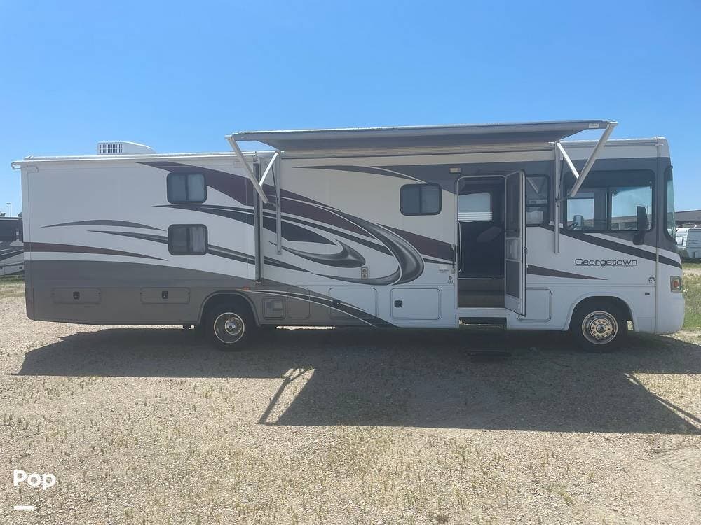 2013 Georgetown 351DS by Forest River from Pop RVs in Norfolk, Virginia