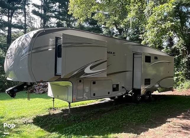 2019 Jayco Eagle 321RSTS - Used Fifth Wheel For Sale by Pop RVs in Clarksville, Maryland features Slideout, Air Conditioning, Awning