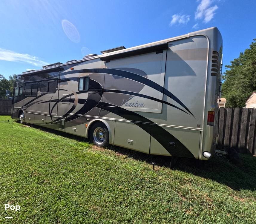2007 Phaeton 40 QSH by Tiffin from Pop RVs in Jacksonville, Florida