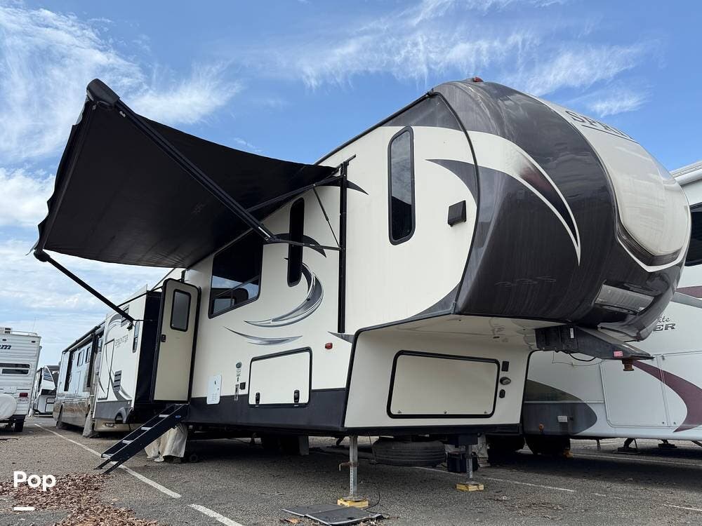 2019 Keystone Sprinter 3570FWLFT - Used Fifth Wheel For Sale by Pop RVs in San Diego, California features Air Conditioning, Leveling Jacks, Slideout, Awning