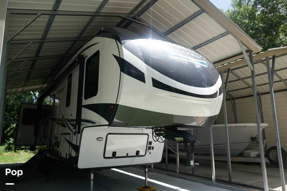 2021 Forest River Flagstaff 8529RLS - Used Fifth Wheel For Sale by Pop RVs in Gulfport, Mississippi features Air Conditioning, Leveling Jacks, Awning, Slideout