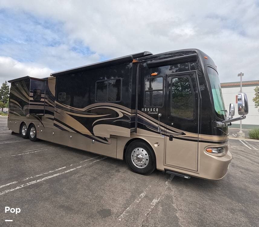 2009 Monaco RV Camelot 42DSQ - Used Diesel Pusher For Sale by Pop RVs in Camarillo, California features Generator, Air Conditioning, Leveling Jacks, Awning, Slideout