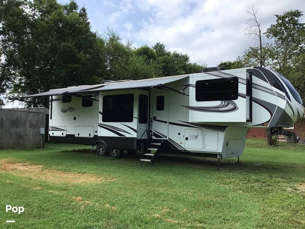 2023 Grand Design Solitude 380FL - Used Fifth Wheel For Sale by Pop RVs in Berryville, Virginia features Air Conditioning, Awning, Leveling Jacks, Slideout, Generator