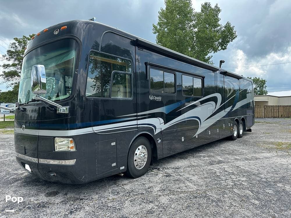 2009 Dynasty Yorkshire IV by Monaco RV from Pop RVs in Fulton, Missouri