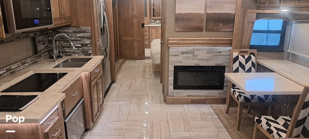 2020 Fleetwood Discovery 38W - Used Diesel Pusher For Sale by Pop RVs in Spokane Valley, Washington features Slideout, Awning, Leveling Jacks, Air Conditioning, Generator