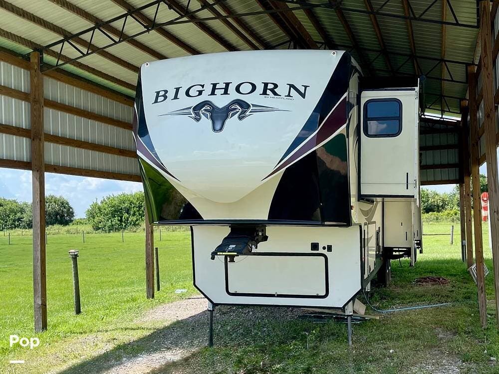 2019 Heartland Bighorn 3970RD - Used Fifth Wheel For Sale by Pop RVs in Okeechobee, Florida features Air Conditioning, Awning, Leveling Jacks, Slideout