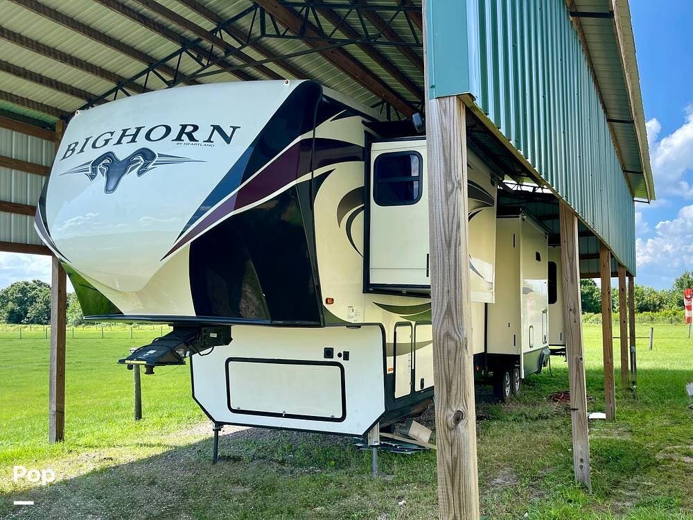 2019 Heartland Bighorn 3970RD - Used Fifth Wheel For Sale by Pop RVs in Okeechobee, Florida features Air Conditioning, Leveling Jacks, Awning, Slideout