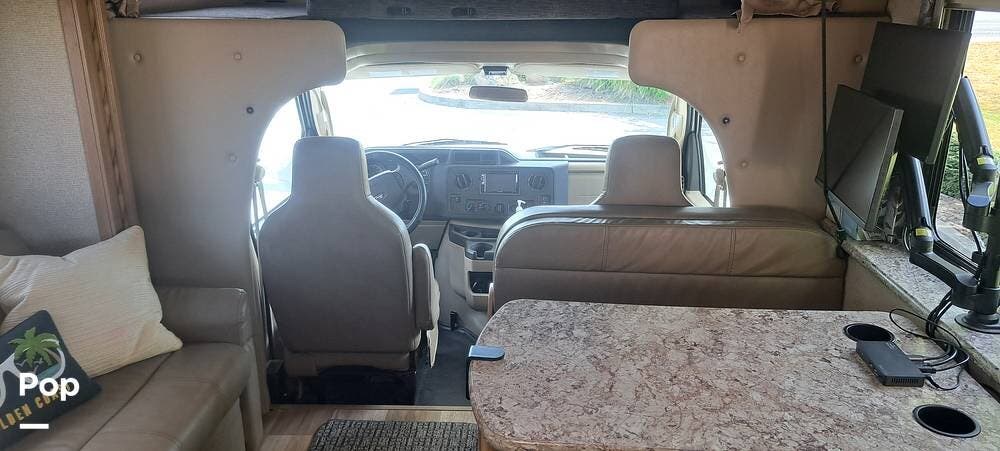 2018 Four Winds 30D by Thor Motor Coach from Pop RVs in Coeur D'alene, Idaho