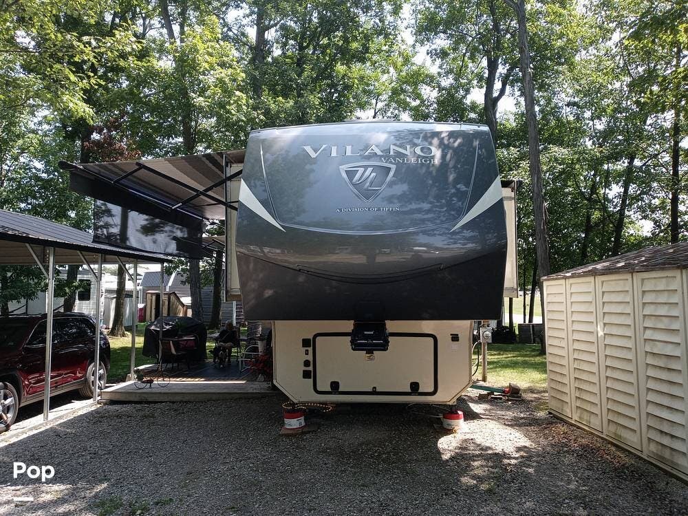 2020 Vanleigh Vilano 369FB - Used Fifth Wheel For Sale by Pop RVs in Edgerton, Ohio features Air Conditioning, Awning, Slideout, Leveling Jacks