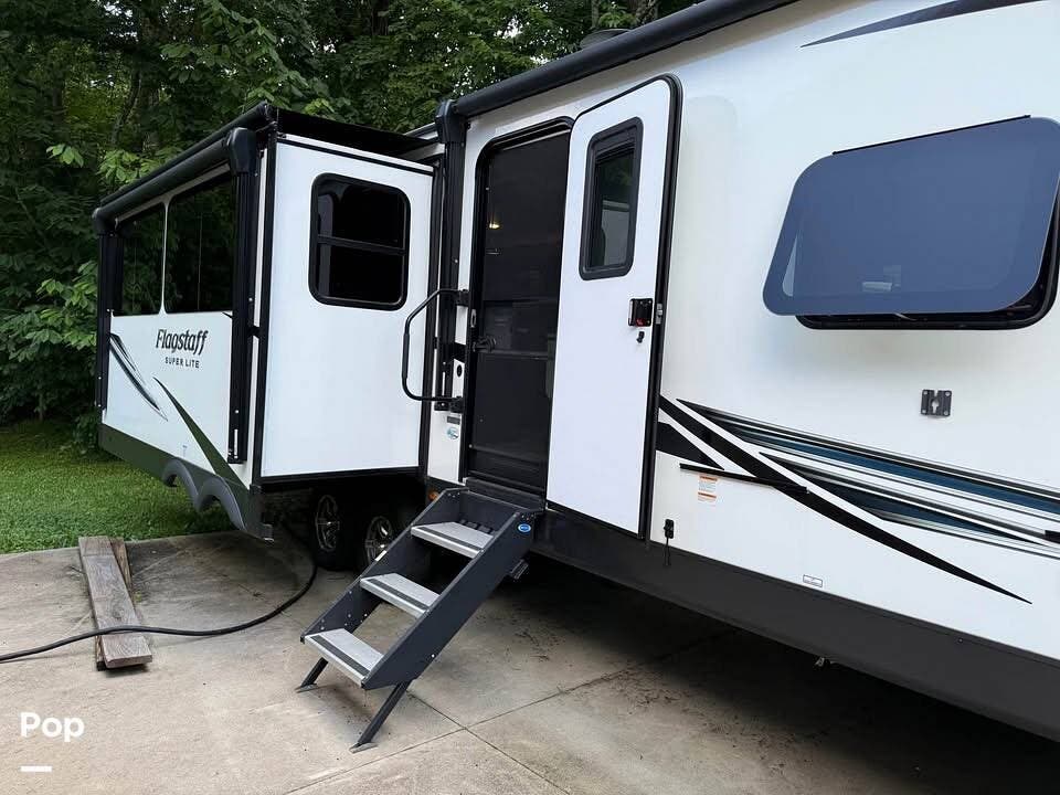 2021 Forest River Flagstaff 29RLBS - Used Travel Trailer For Sale by Pop RVs in Smyrna, Tennessee features Air Conditioning, Awning, Slideout