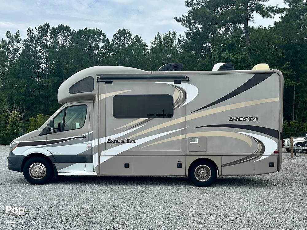 2015 Thor Motor Coach Siesta 24SA - Used Class C For Sale by Pop RVs in Sunset Beach, North Carolina features Air Conditioning, Generator, Awning, Slideout