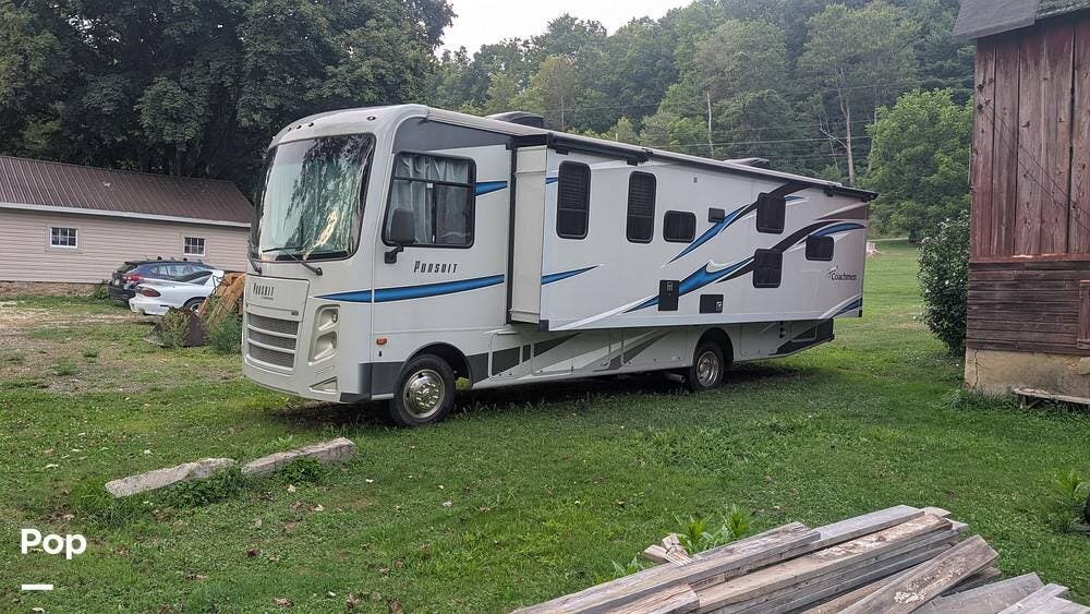 2022 Coachmen Pursuit 31BH - Used Class A For Sale by Pop RVs in Curwensville, Pennsylvania features Air Conditioning, Leveling Jacks, Slideout, Generator, Awning