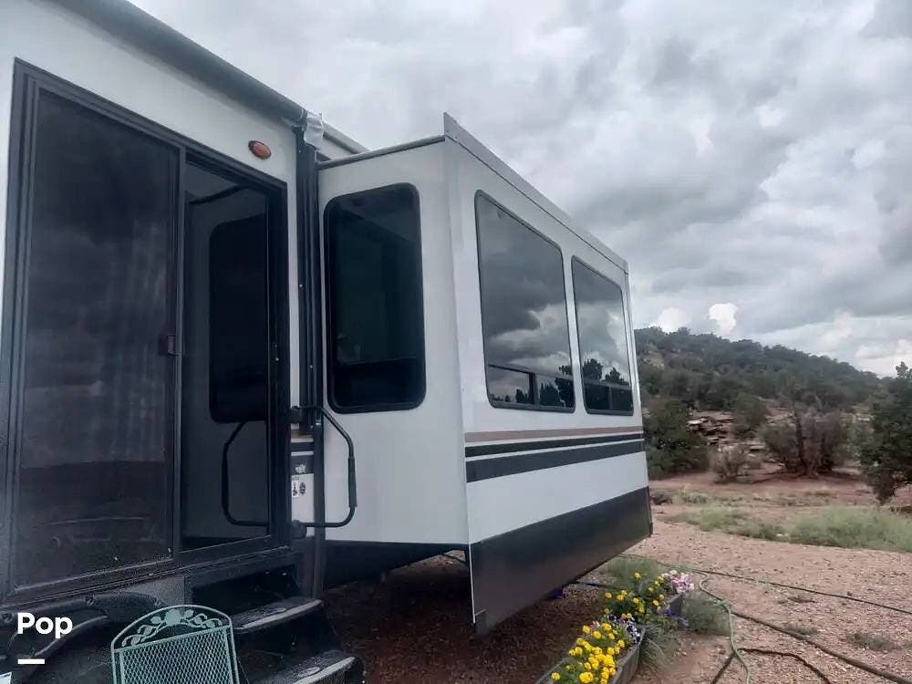 2022 Forest River Cedar Creek 40CCK - Used Park Model For Sale by Pop RVs in Snowflake, Arizona features Air Conditioning, Slideout, Awning