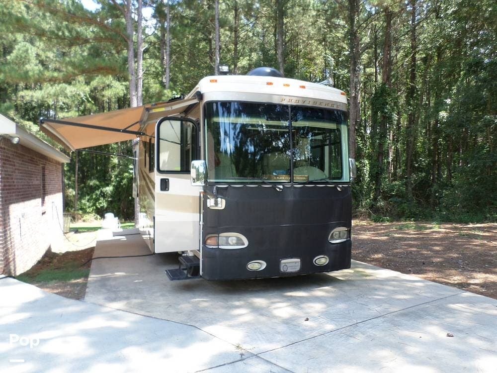 2006 Fleetwood Providence 39L - Used Diesel Pusher For Sale by Pop RVs in Ellisville, Mississippi features Leveling Jacks, Awning, Generator, Slideout, Air Conditioning