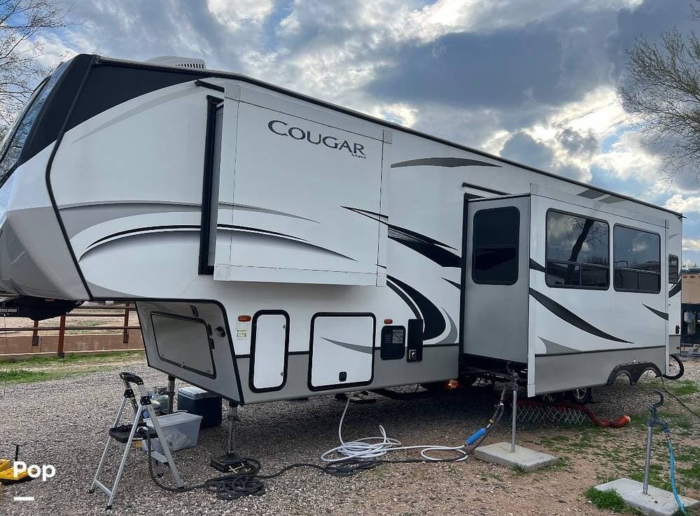 2020 Keystone Cougar 364BHL - Used Fifth Wheel For Sale by Pop RVs in State College, Pennsylvania features Slideout, Awning, Leveling Jacks, Air Conditioning