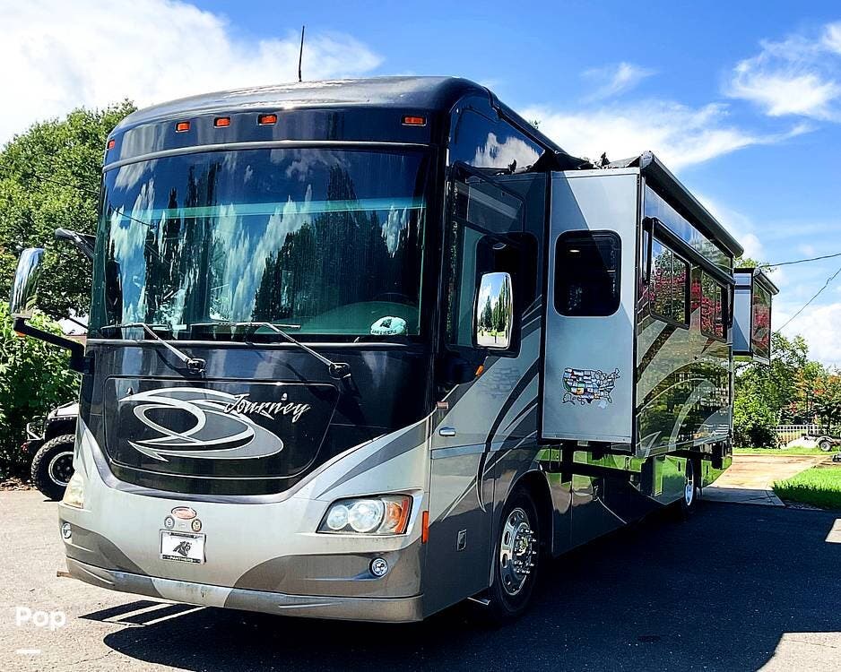 2012 Winnebago Journey 36M - Used Diesel Pusher For Sale by Pop RVs in Clover, South Carolina features Air Conditioning, Generator, Slideout, Awning, Leveling Jacks